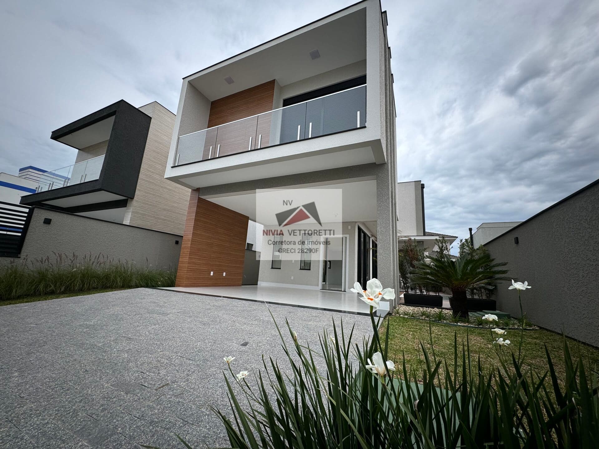 Casa Alto Padrão 4 dormitórios