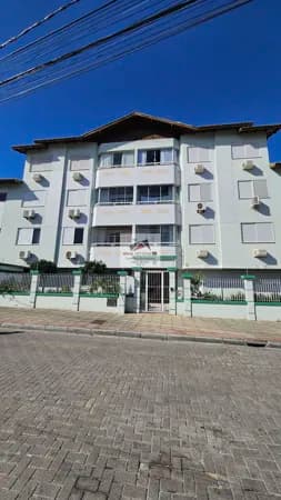 Cobertura 2 dormitórios com piscina no centrinho dos Ingleses!