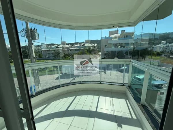 Apartamento 3 dormitórios perto do mar!