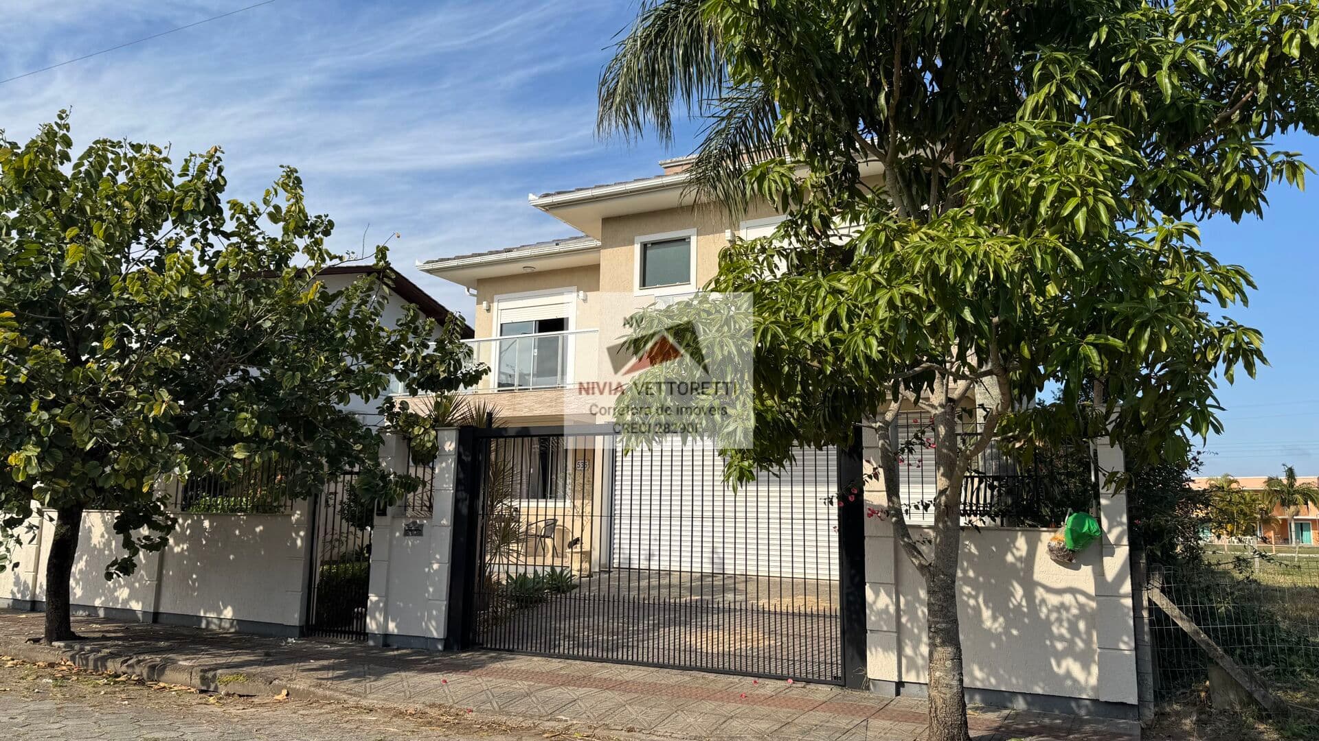 Casa 3 dormitórios ótima localização