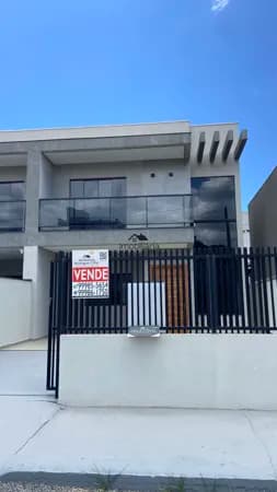 Sobrado em Itapoá - Centro