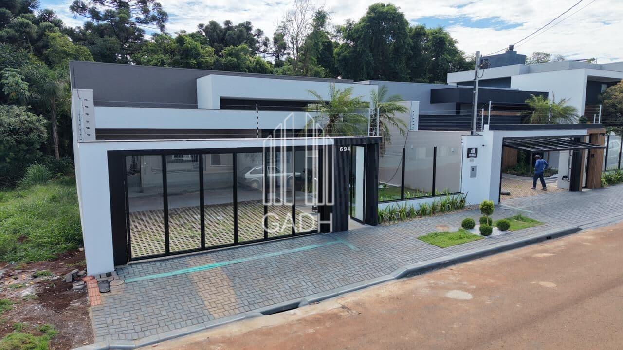 Casas de Alto Padrão No Tropical III