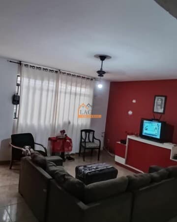 Casa em Pedro Leopoldo - Centro