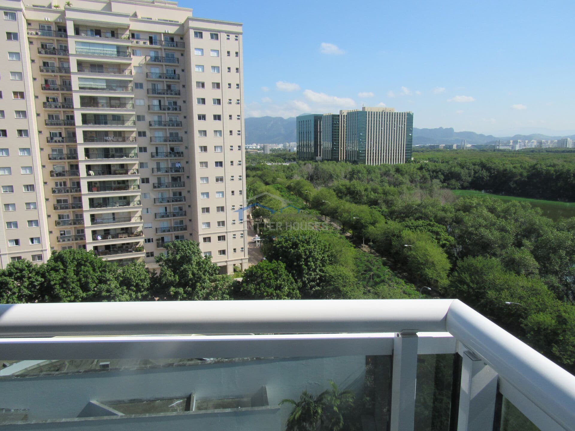 Apartamento novo de 3 quartos Península