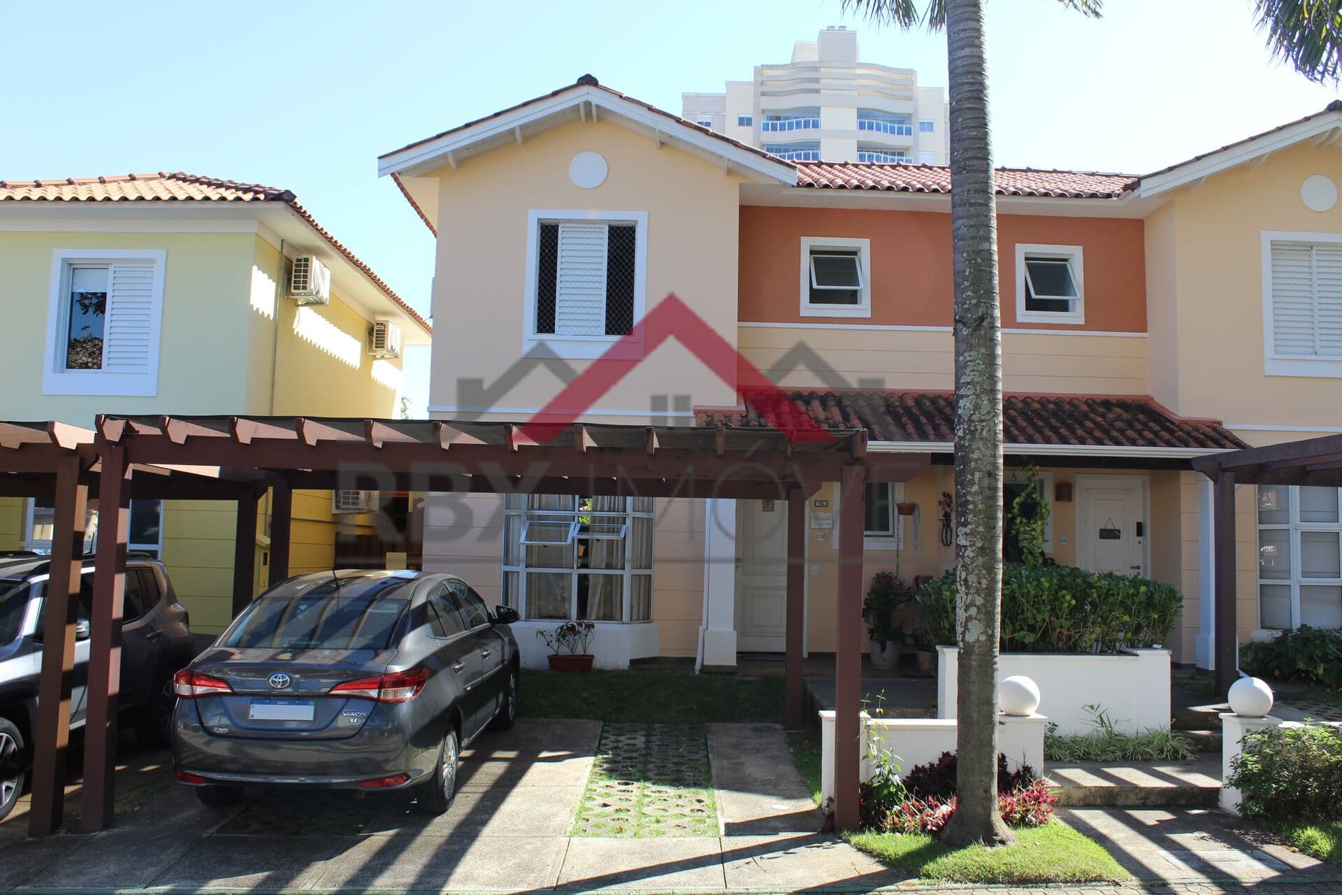 Condomínio CARMEL ! Maravilhoso Sobrado de 3 Dormitórios sendo 1 Suíte com 2 Vagas de Garagem à Venda, 122 m² por R$ 1.170.000