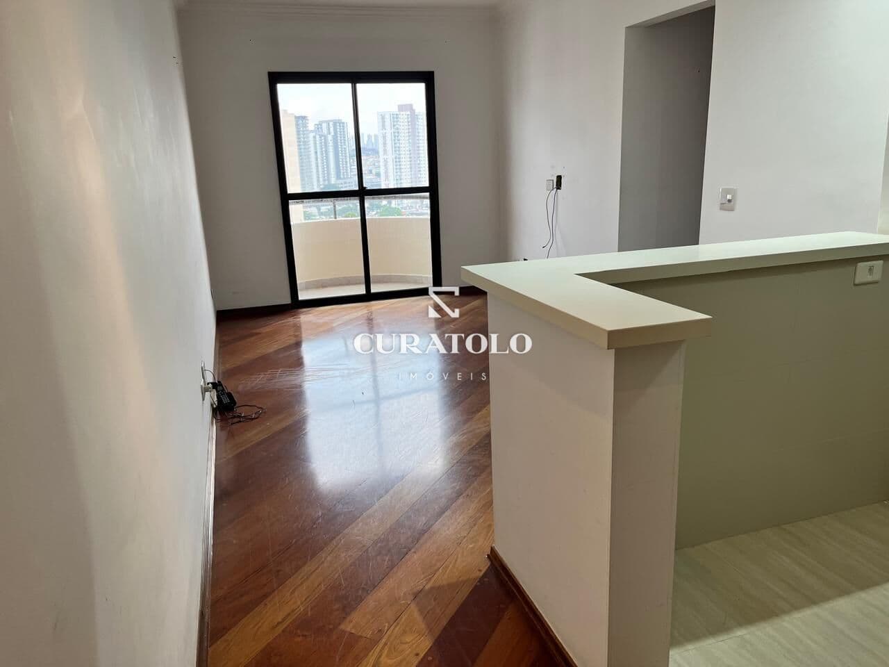 Apartamento à venda com 69 m², 3 quartos, vaga e varanda na Vila Zelina, São Paulo.