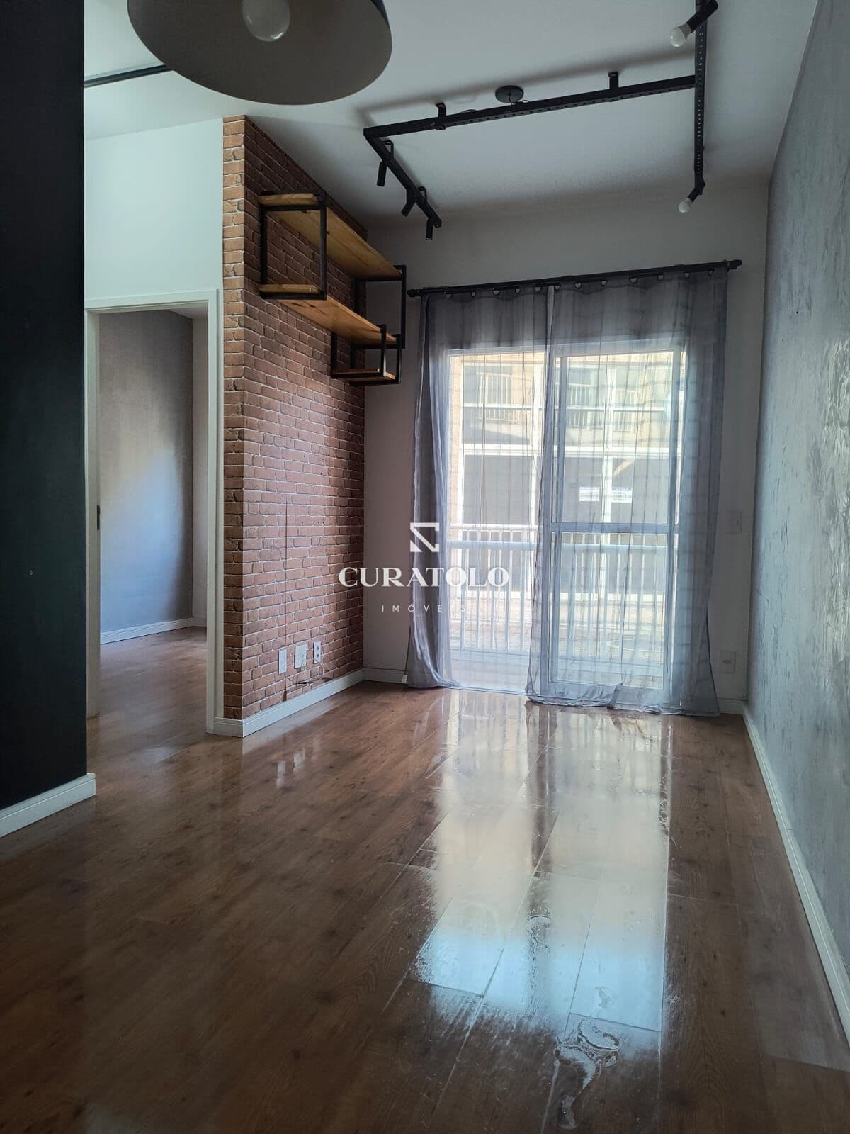 Apartamento à venda com 50 m², 2 quartos, vaga e varanda na Vila Califórnia, São Paulo.