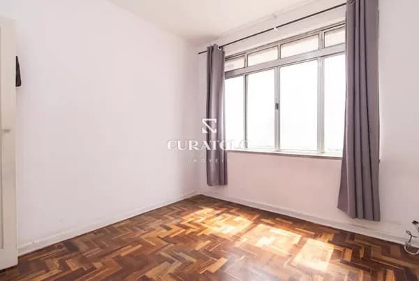 Apartamento à venda com 33 m², 1 quarto na Liberdade, São Paulo.