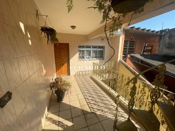 Casa à venda com 190 m², 5 quartos e 2 vagas no Jardim Brasil, São Paulo.