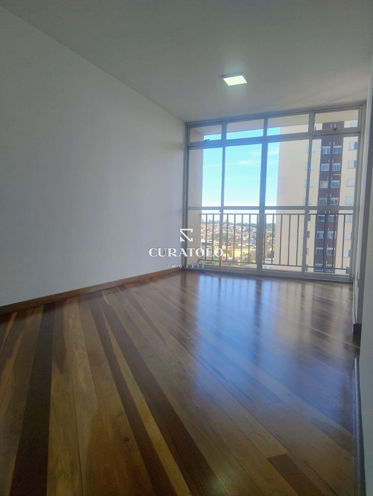 Apartamento à venda, de 2 quartos e 1 vaga no Jardim Celeste