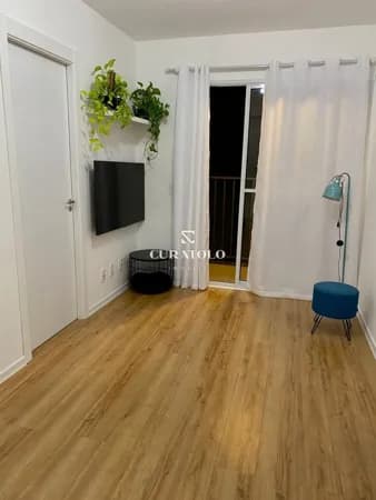 Apartamento à venda, de 2 quartos, vaga e varanda no Cambuci