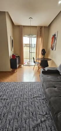 Apartamento à venda com 49m², 2 quartos, varanda e vaga na Vila Prudente, São Paulo.