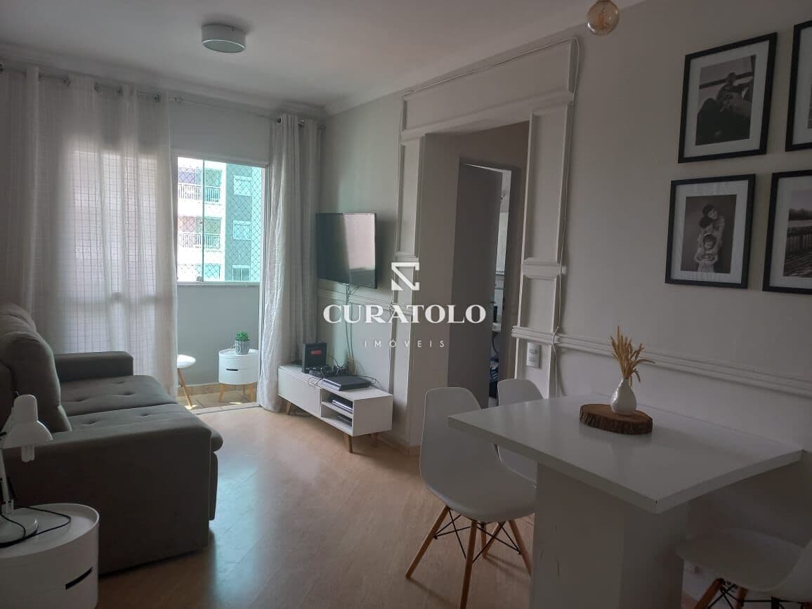 Apartamento à venda, de 2 quartos com vaga e varanda no Rudge Ramos, São Bernardo