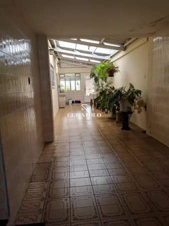 Conheça sua casa dos sonhos em São Caetano, bairro Osvaldo Cruz: Amplo Sobrado com 3 quartos, 5 Vagas e área gourmet com churrasqueira e forno de pizza
