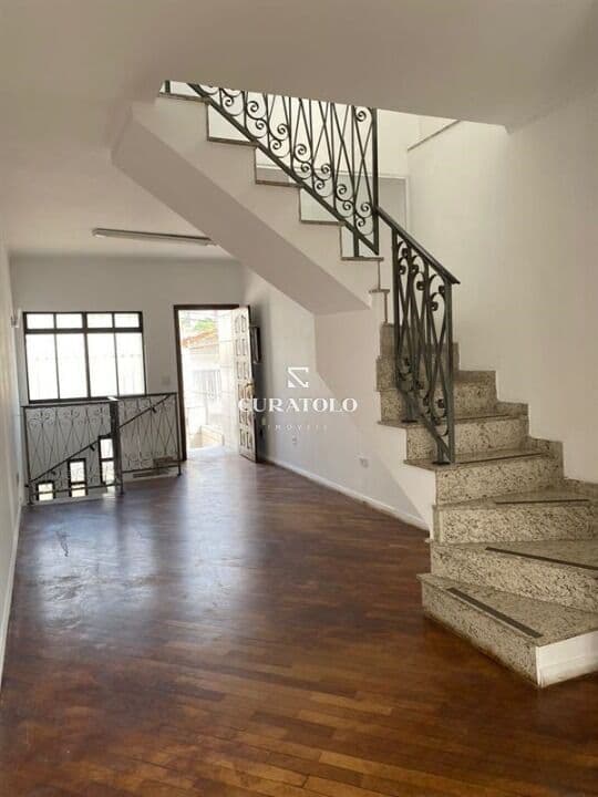 Moradia perfeita para a família: Sobrado com 2 quartos, 1 vagas, área com piscina privativa, sauna e salão de festas na Saúde, (a 450m da estação Praça da Árvore