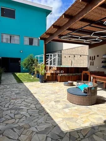 Casa sobrado com piscina à venda com 3 quartos e 6 vagas em Oswaldo Cruz, São Caetano do Sul.