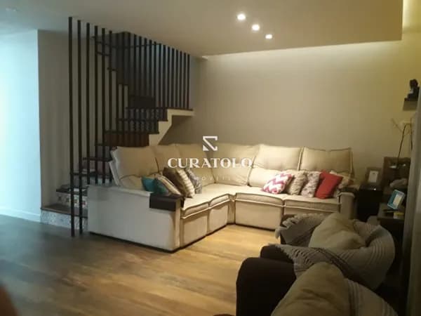 Casa sobrado à venda na Vila Independência, com 3 quartos/suítes, 3 vagas a área gourmet com churrasqueira