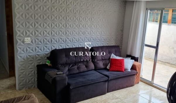 Venha conhecer a casa ideal na Vila Formosa, a 16 min a pé do Terminal Vila Carrão - Casa com 5 Suítes, 6 Vagas e Área externa com churrasqueira