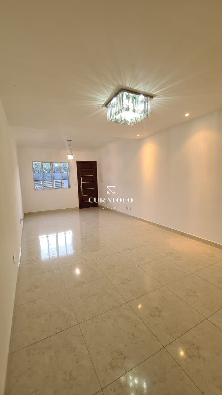 Conquiste seu novo e belíssimo lar! Sobrado com 150 mts no Jardim Maringá, 3 dormitórios, garagem com 5 vagas cobertas, ótima localização!