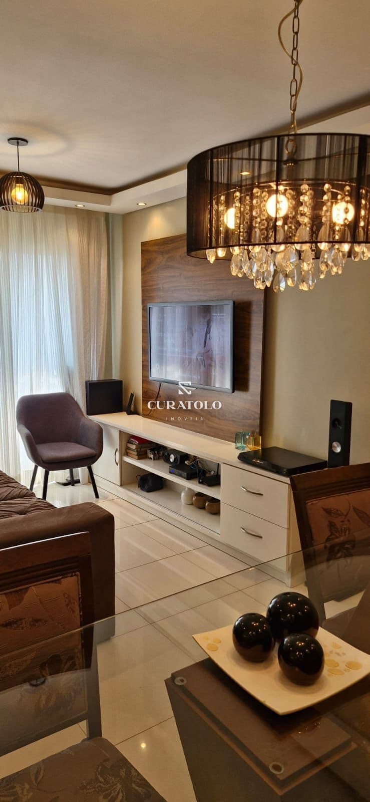 Apartamento à venda com 65 m², 3 quartos, varanda e vaga, Vila do Castelo, São Paulo.