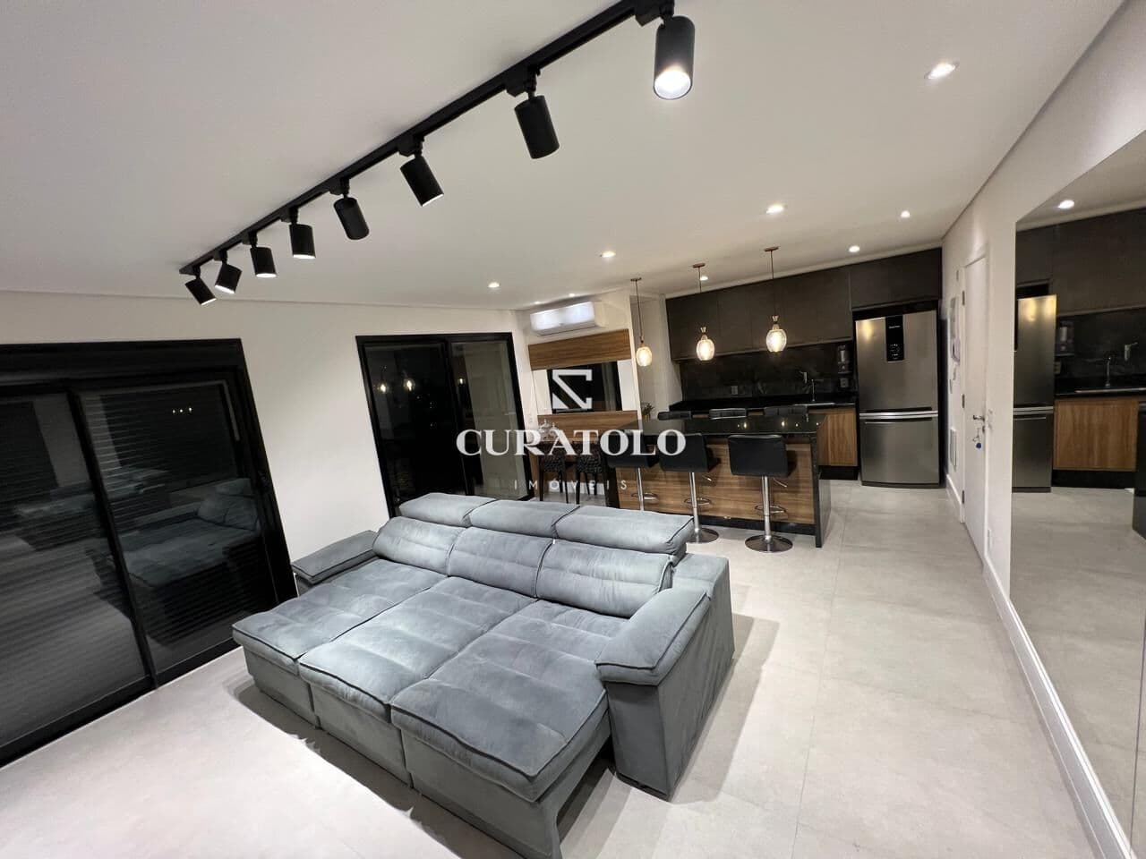 Seu novo lar na Vila Mariana: lindo apartamento totalmente mobiliado de 73 m² com 2 quartos, 1 vaga e varanda à 500 mts do Metrô Ana Rosa