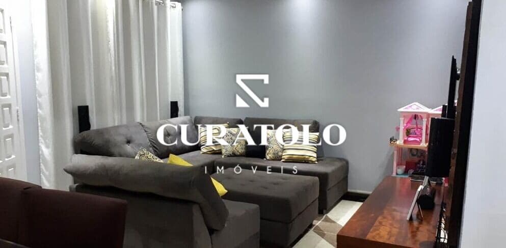 Sobrado em Condomínio com 3 dorms, varanda, churrasqueira e 2 vagas - Vila Bela