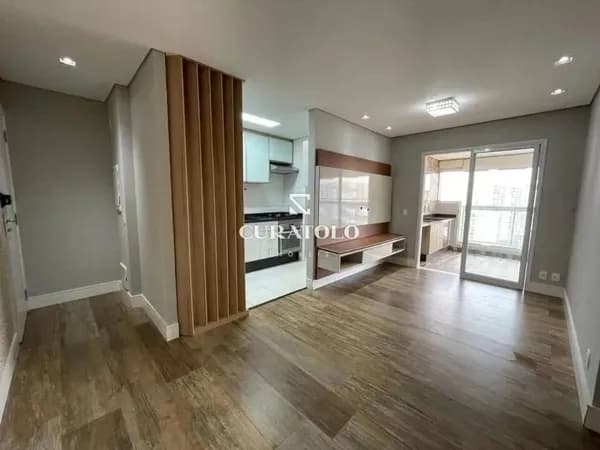 Apartamento à venda com 87 m², 3 quartos, varanda e 2 vagas, Tatuapé, São Paulo.