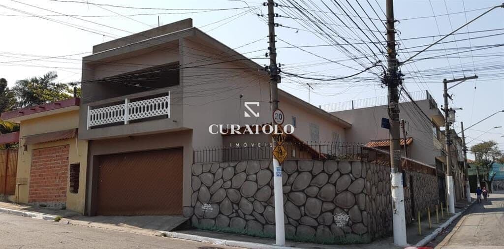 Sua nova casa está aqui, na Vila Tolstói, a 750 mts da Estação Vila Tolstói: com 210m², 3 quartos e 2 vagas - Quintal com churrasqueira