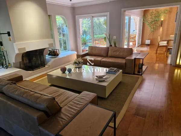 Casa à venda com 532 m², 4 quartos, espaço verde e 4 vagas, Cidade Jardim, São Paulo.