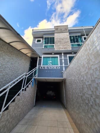 Venha conhecer a casa ideal na Vila Carrão, travessa da famosa Rua Taubaté. Com 3 suítes, 4 Vagas e ampla área externa com churrasqueira - A 6 min do Terminal Vila Carrão