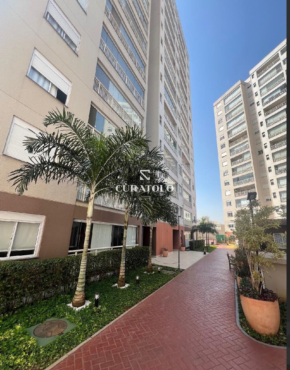 Conheça esse lindo apartamento na charmosa Mooca, de confortáveis 73m² com 3 quartos, 2 vagas e varanda, é perfeito para você e sua família.