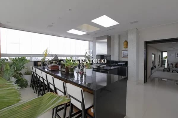 Cobertura à venda com 320 m², 4 suítes, cobertura gourmet, 4 vagas na Mooca, São Paulo.
