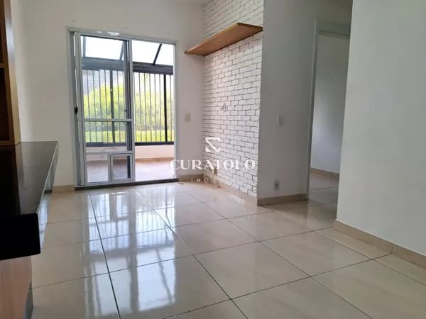 Conheça esse lindo apartamento garden no bairro da Vila Taquari, de 55 m², com 2 quartos, varanda/quintal e 1 vaga, é perfeito para você e sua família.