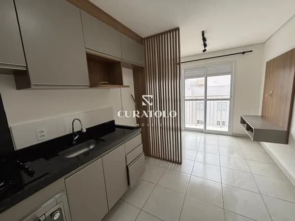 Apartamento à venda com 39 m², 2 quartos, varanda e 2 vagas no Vila Prudente, São Paulo.