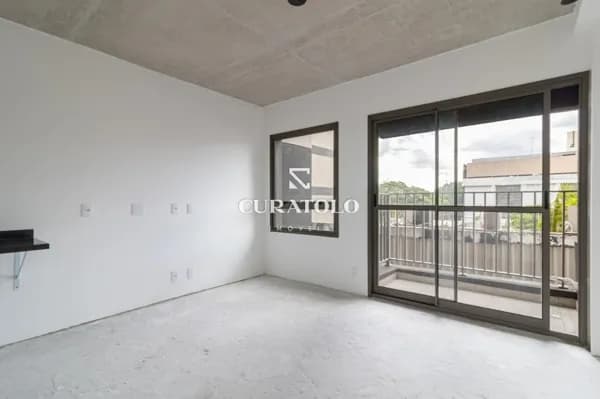 Studio aconchegante em Indianópolis, ao lado do Shopping Ibirapuera, para uma vida urbana incrível! Com 1 Quarto e varanda, para moradia ou investimento.