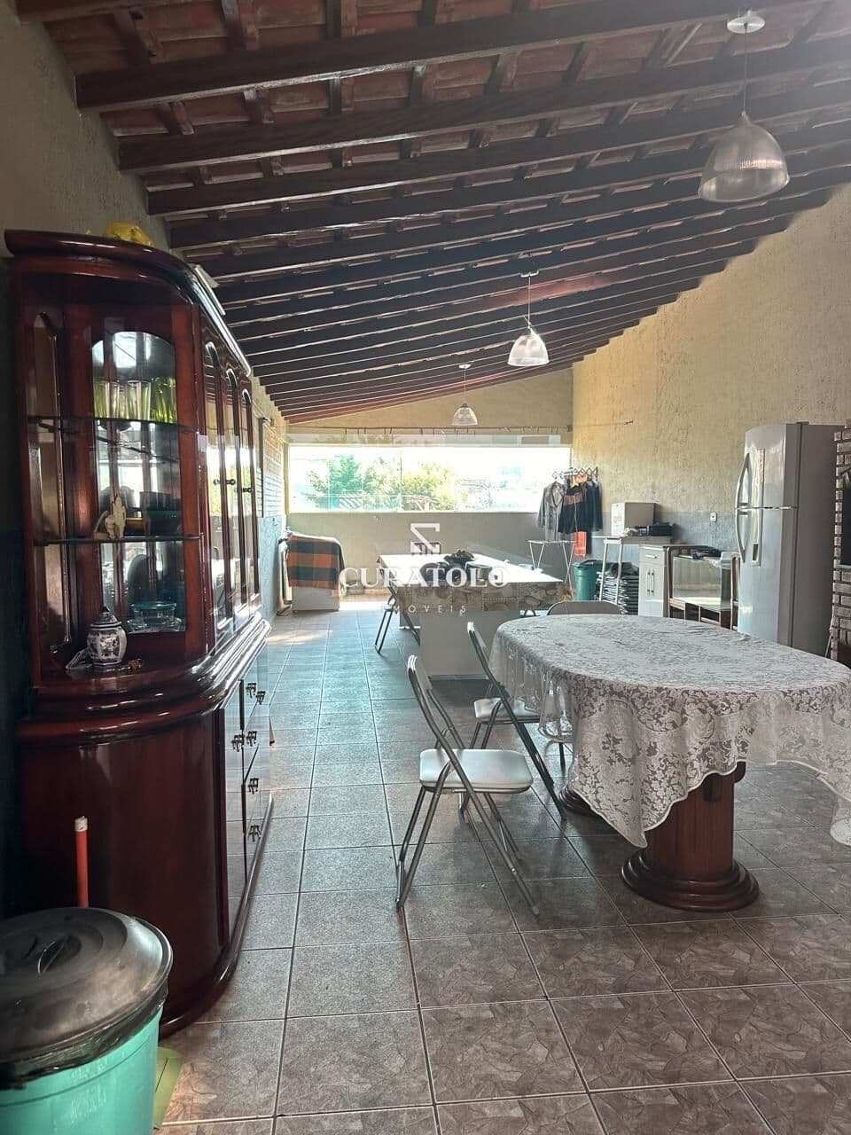 Casa à venda no Parque Novo Oratório, Santo André, com 2 quartos e 2 vagas
