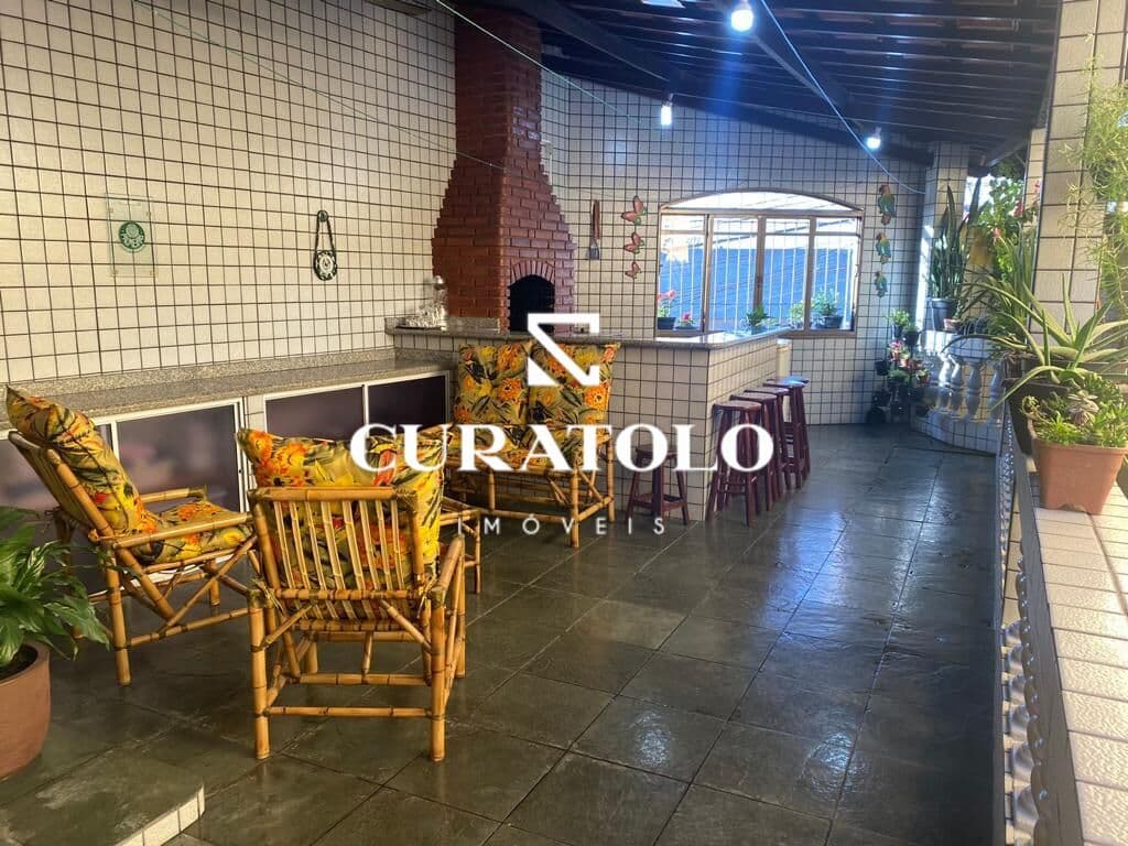 CASA COM 3 DORMITÓRIOS E ÁREA GOURMET NO ARICANDUVA