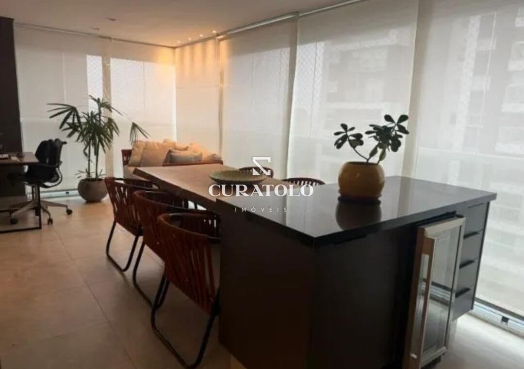 Apartamento alto padrão à venda com 140 m², 3 suítes, varanda gourmet e 3 vagas na Ipiranga, São Paulo.