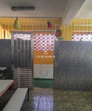 Investimento Inteligente: Casa Comercial para Renda no Vila Odete, a 4 minutos da Estação Guaianases com 325 m2