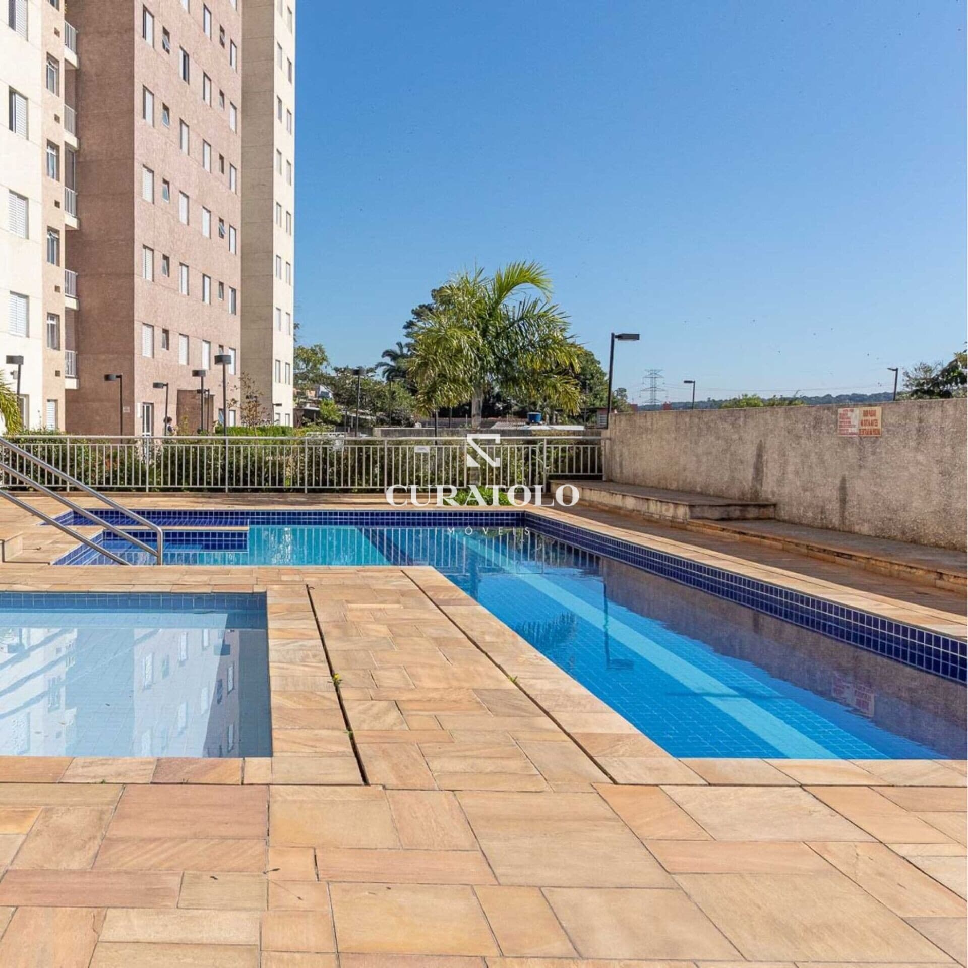 Conforto e Comodidade em São Mateus: Apartamento com 2 Dorms, Varanda e Vaga - Lazer Completo a 5 minutos do Metrô Jardim Colonial