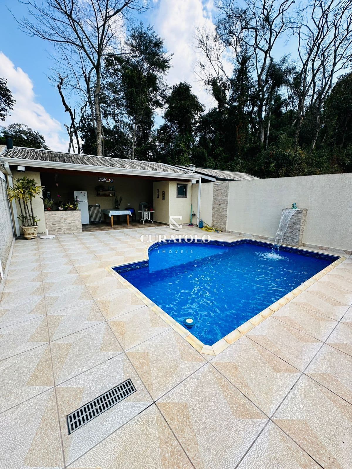 Casa em condomínio à venda com 3 quartos e 2 vagas no Terra Preta, Mairiporã