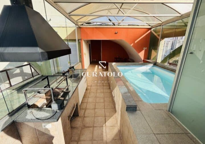 Cobertura à venda com 240 m², 4 quartos, piscina privativa e 3 vagas, Perdizes, São Paulo.