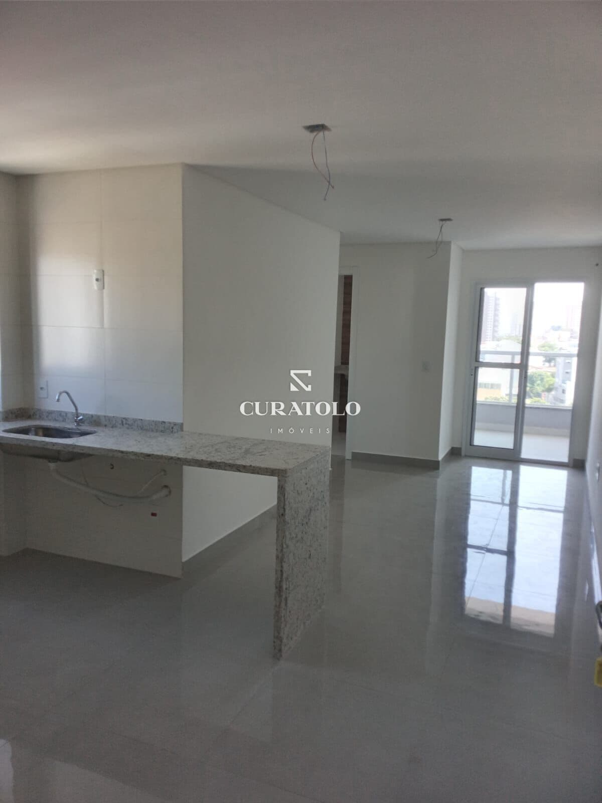 Oportunidade para conquistar seu apartamento em Santo André com 52 mts! Seu novo lar com 2 dormitórios, varanda, pronto para morar, ótima localização!