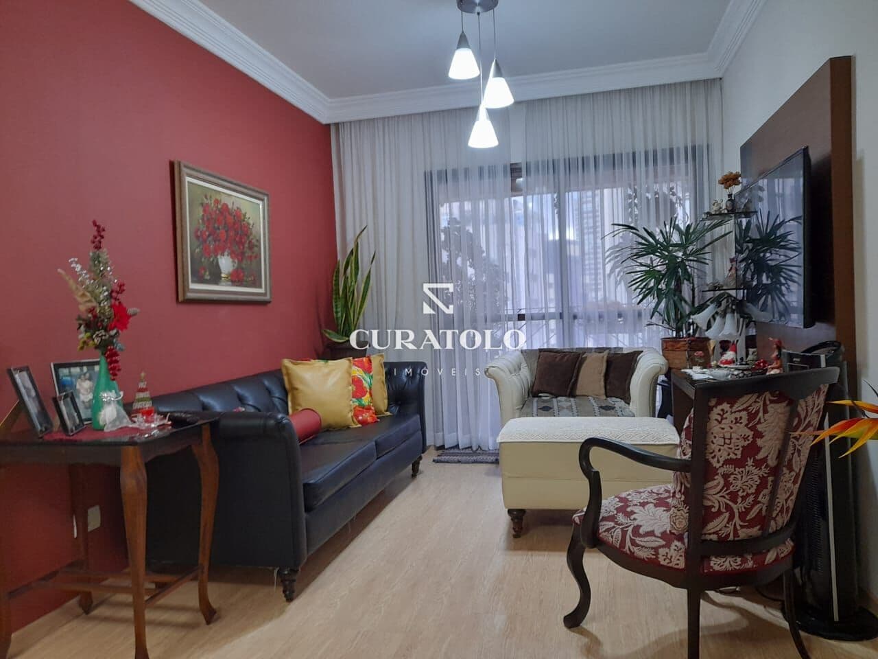 Apartamento à venda com 78 m², 3 quartos, varanda e vaga no Vila Mariana, São Paulo.
