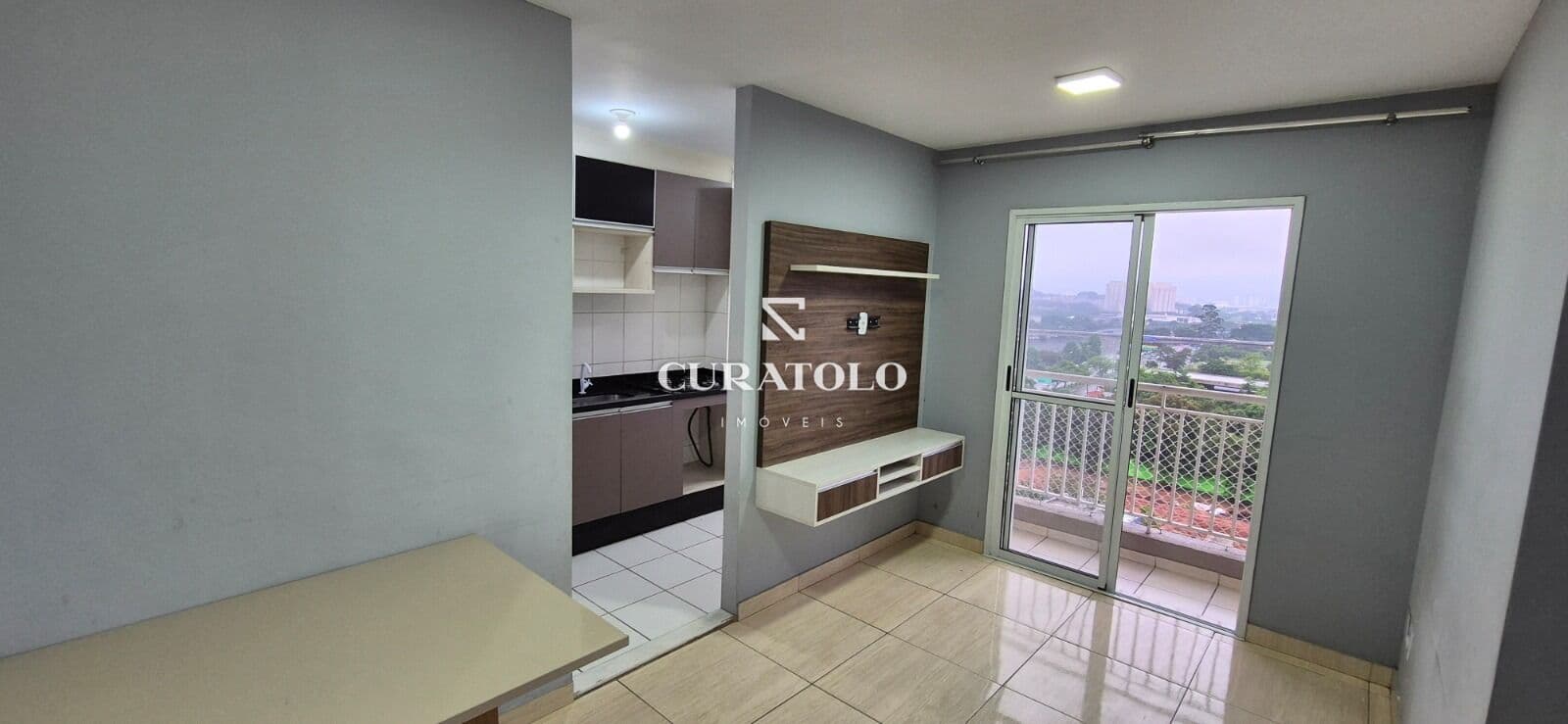 Apartamento à venda com 54 m², 2 quartos, vaga e varanda no Tatuapé, São Paulo.