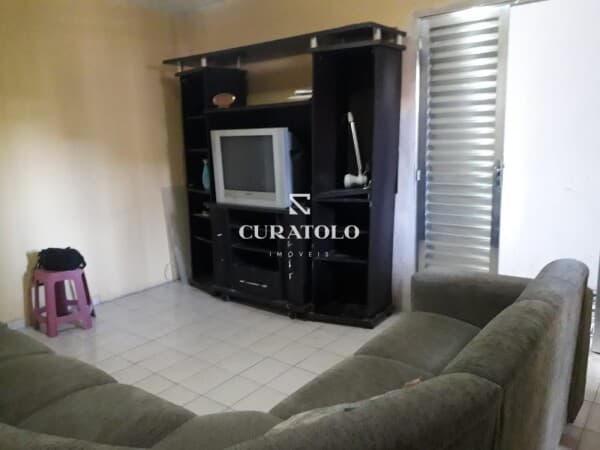 Aconchegante Residência no Parque Santa Madalena - 4 Dormitórios (1 Suíte), com 3 Vagas Cobertas