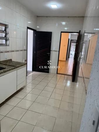 Casa sobrado à venda no bairro Vila Mussolini, São Bernardo, com 2 quartos e 1 vaga