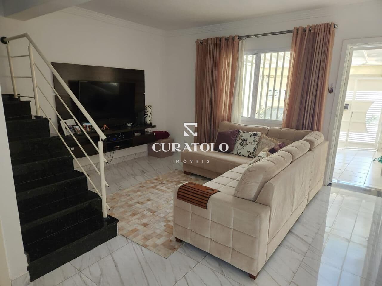 Excelente oportunidade na Vila Celeste! Sobrado com 120 mts, área gourmet, ótima localização, à 1 quarteirão da futura Estação Santa Clara do metrô (linha verde)