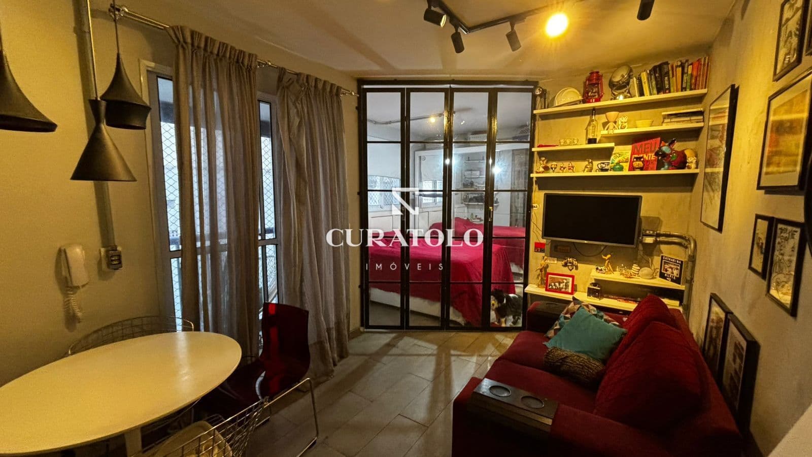 Apartamento à venda de 1 quarto e varanda na Sé / Liberdade