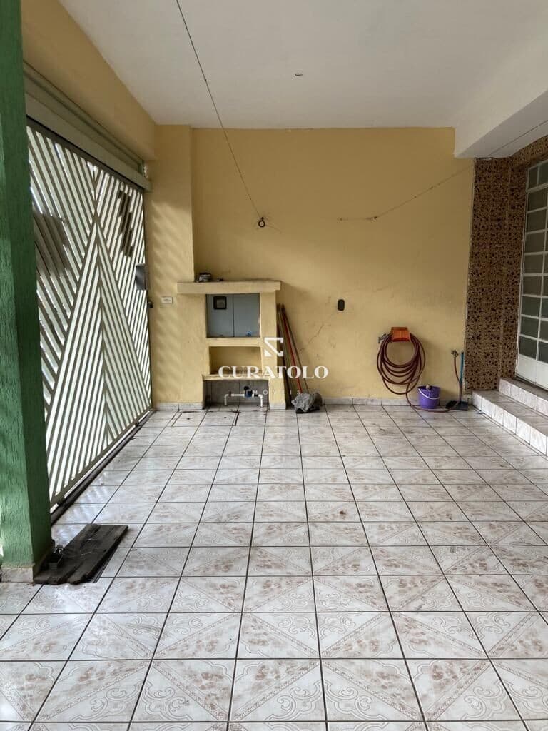 Viva com conforto e espaço: Sua nova casa na Vila Antonieta com 3 Dorms, 2 Vagas e Quintal